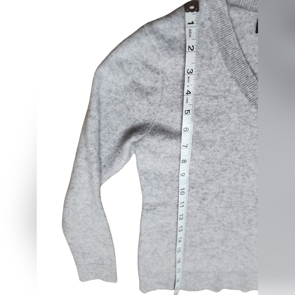100% Cashmere Charter Club Luxury Vneck Gray HEAVYWEIGHT sweater! MEDIUM - Picture 4 of 7